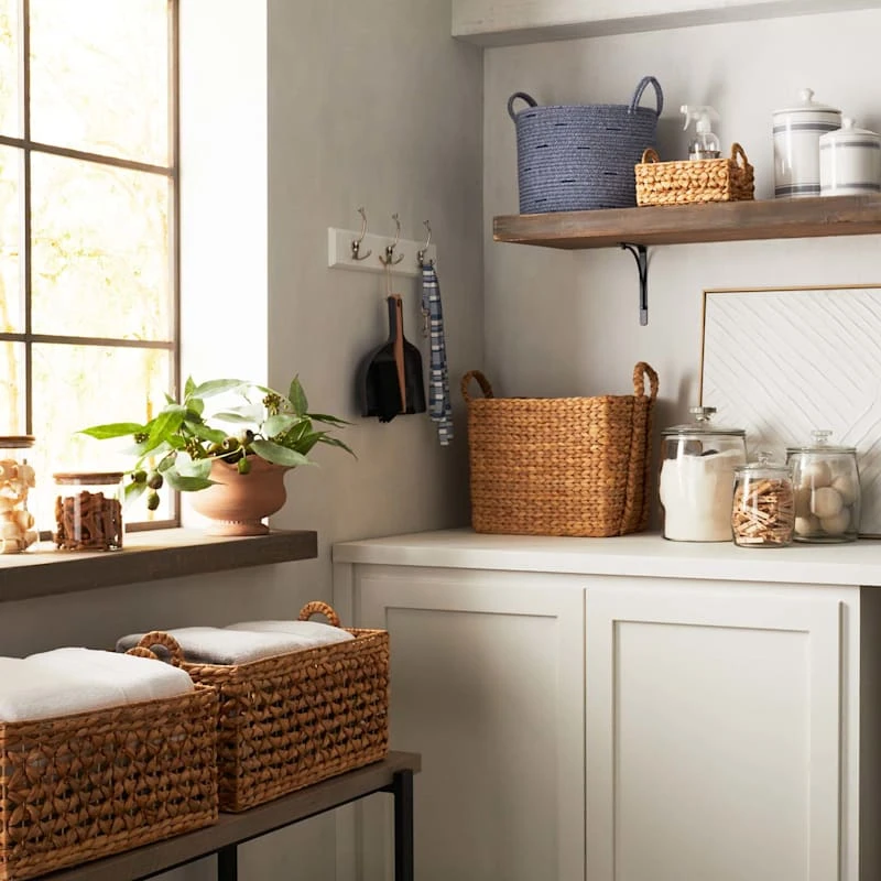 Arlo Glass Canister, Small 5 Arlo Glass Canister, Small - Image 3